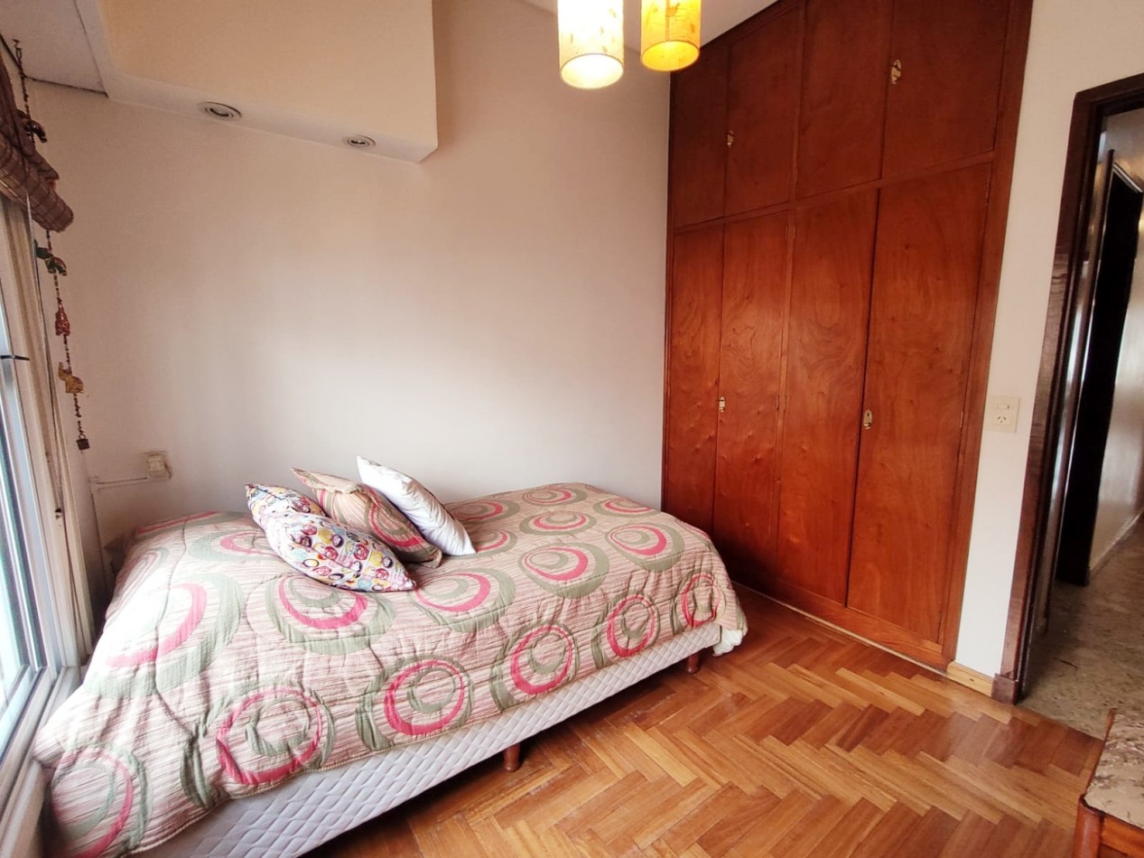 ESPACIOSA CASA EN QUILMES OESTE; IDEAL PARA FAMILIAS Y OPORTUNIDADES DE INVERSION